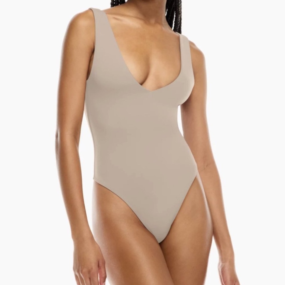 Aritzia bodysuit